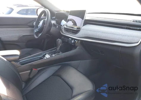 2024 Jeep Compass Latitude 4X4 из США, поврежденный, VIN 3C4NJDBNXRT118334